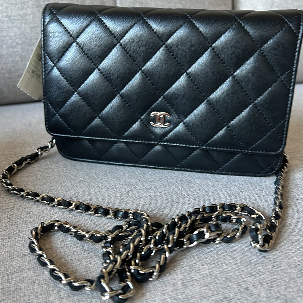 Chanel Wallet On Chain Black Lambskin Like New - Picture 13 of 17